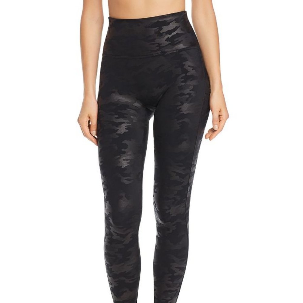 SPANX Size Small Faux Leather Camo Leggings Black Matte